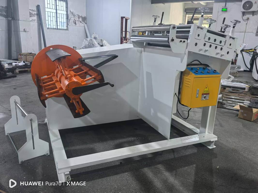 Automatic 2 in 1 Straightener Sheet Metal Decoiler 15m/min 0.5-3.2mm Thickness