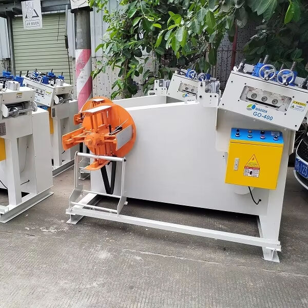 Industrieller Richt-Abwickler 400mm Breite 15m/min Korrekturgeschwindigkeit CNC/PLC-Steuerung