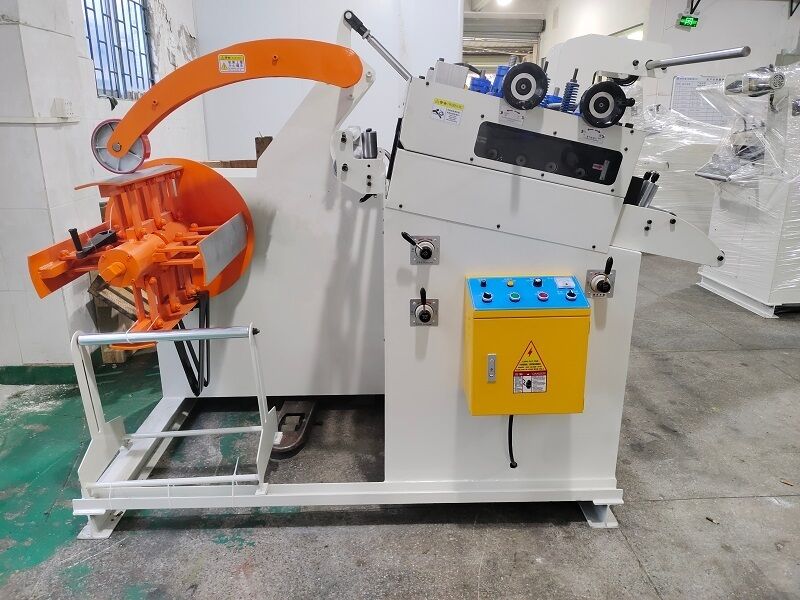Industrieller Richt-Abwickler 400mm Breite 15m/min Korrekturgeschwindigkeit CNC/PLC-Steuerung