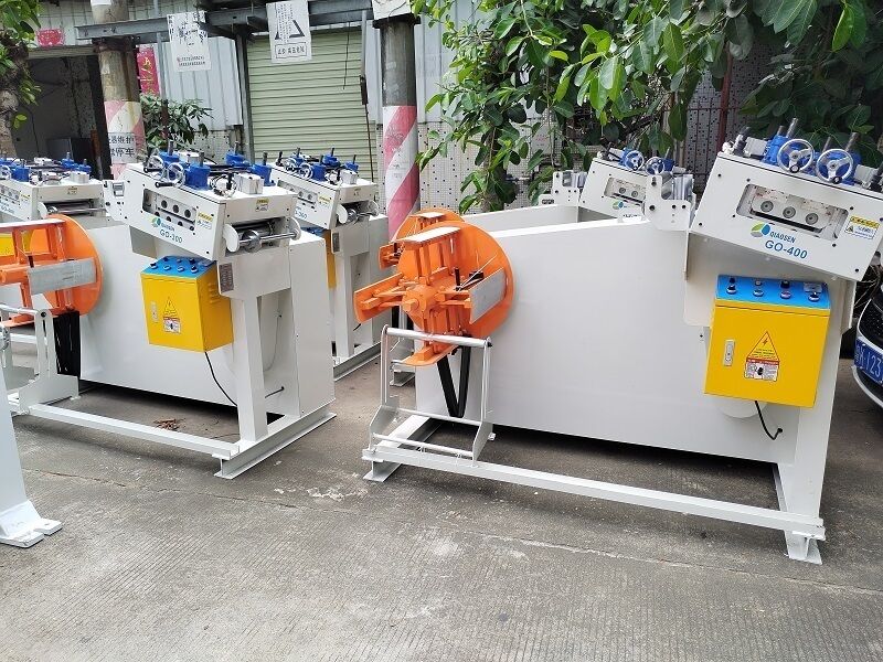 300mm Width Metal Sheet Punching Machine 0.5-3.2mm Leveling Thickness 15m/min