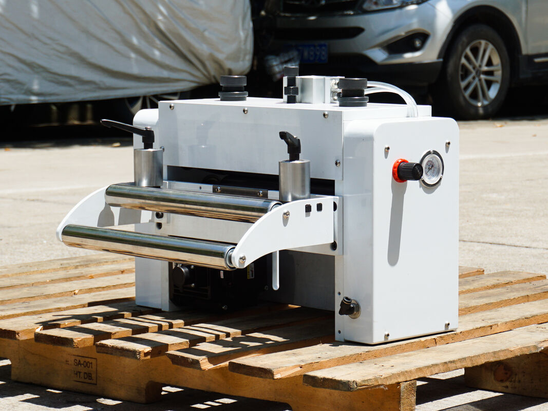 High-Accuracy NC Servo Feeder with Japan Yaskawa Servo System for 16m/min Feeding Speed