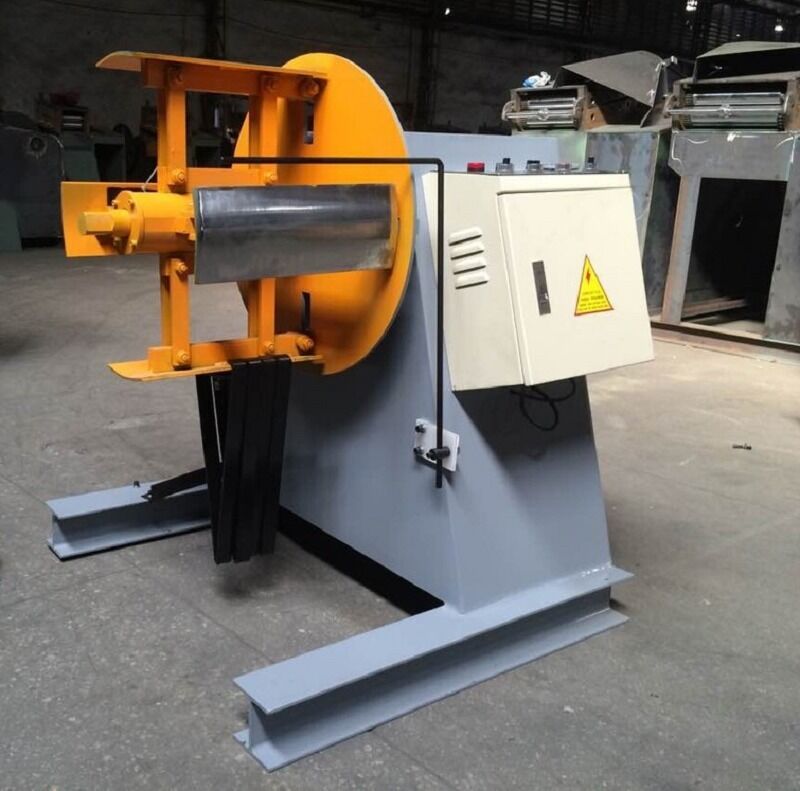 Automatic Electric Steel Coil Uncoiler Machine 15m/min Feeding Speed Max 1.6mm Thick