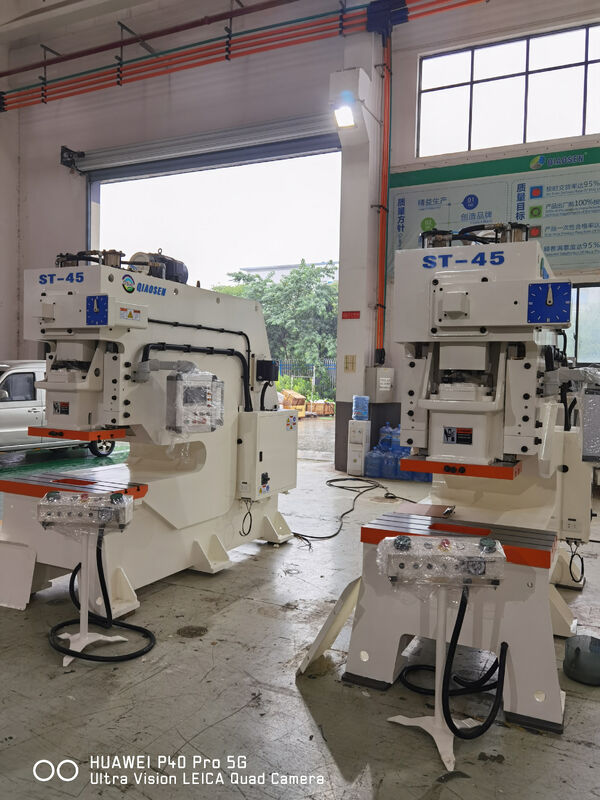45TON Pneumatic C Frame Punch Press JIS 1 Class for Metal Sheet Stamping