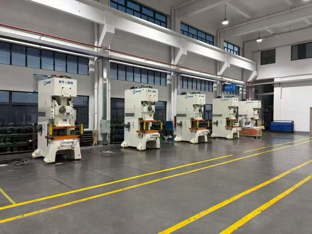 ST-80 80Ton C Frame Punch Press with JIS Class 1 Precision and Six-sided Slide Guide for Metal Punching